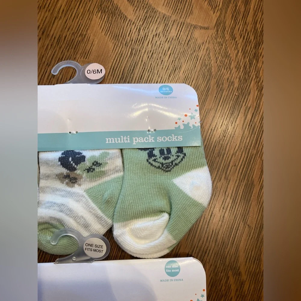 NWT Disney baby green white Mickey Mouse set of 3 multipack sock 0-6 month